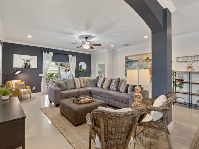 Crews Corner - Modern 4 Bedroom across from LMC (Safe Harbor)