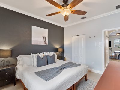 Crews Corner - Modern 4 Bedroom across from LMC (Safe Harbor)