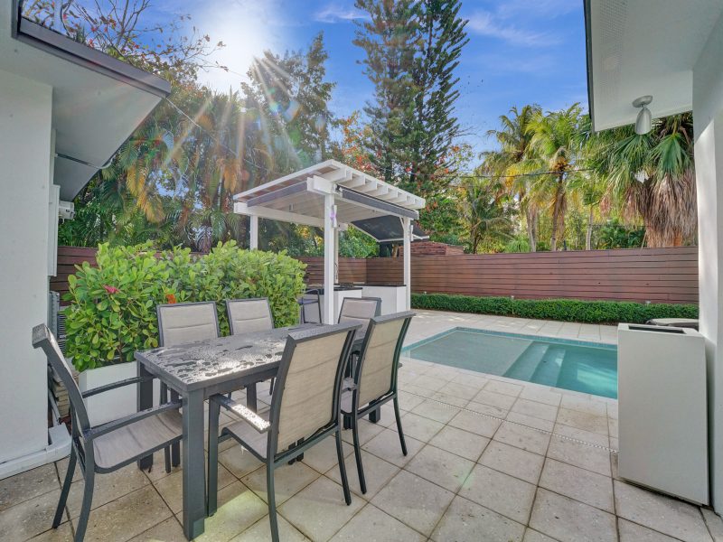 Exquisite Oasis: Luxe 3BR Home with Private Pool, Game Room and BBQ