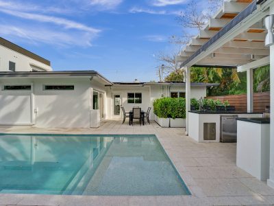 Exquisite Oasis: Luxe 3BR Home with Private Pool, Game Room and BBQ