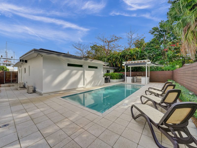 Exquisite Oasis: Luxe 3BR Home with Private Pool, Game Room and BBQ