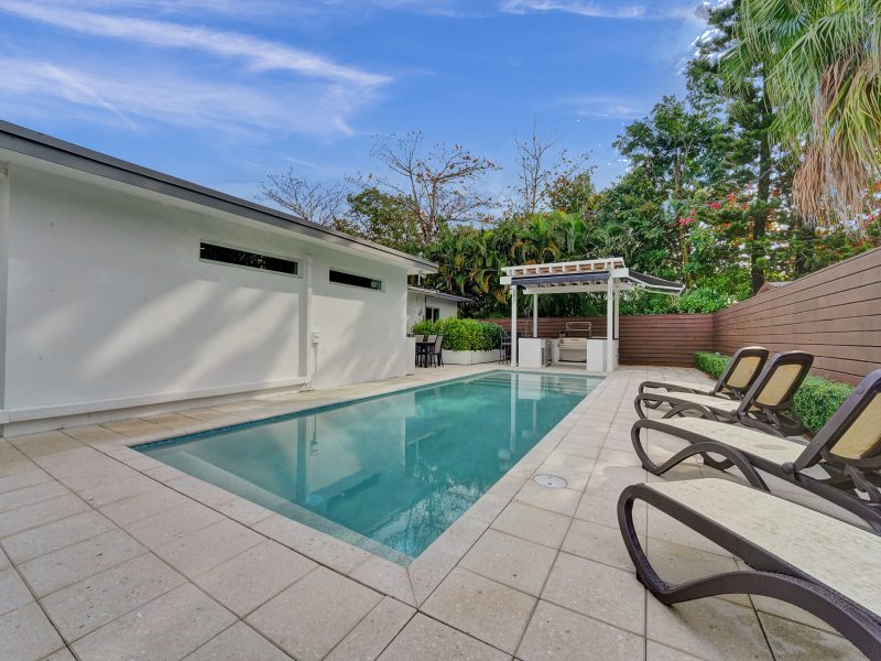 Exquisite Oasis: Luxe 3BR Home with Private Pool, Game Room and BBQ