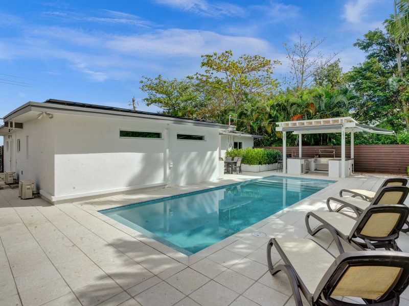 Exquisite Oasis: Luxe 3BR Home with Private Pool, Game Room and BBQ