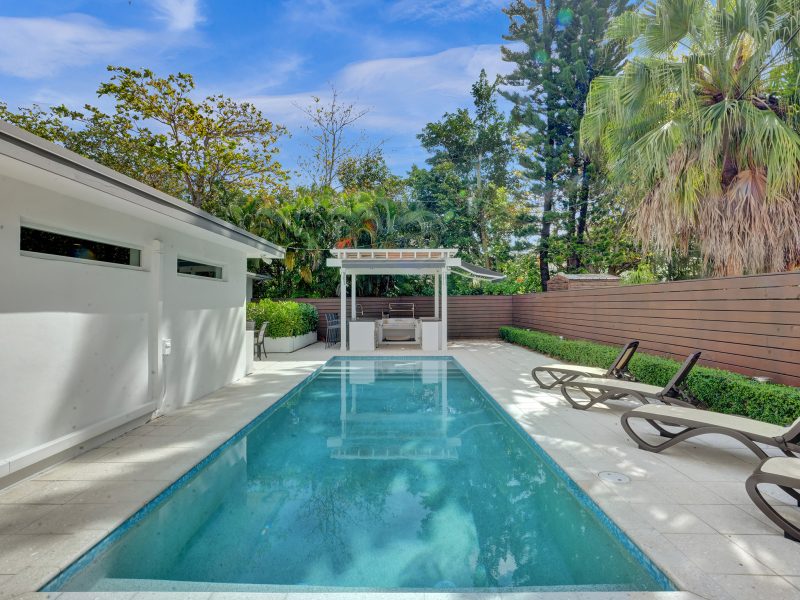 Exquisite Oasis: Luxe 3BR Home with Private Pool, Game Room and BBQ