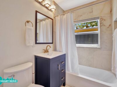 Nautica Blue Spacious 2 bed / 2 bath Walking Distance