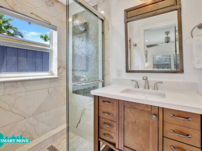 Nautica Blue Spacious 2 bed / 2 bath Walking Distance