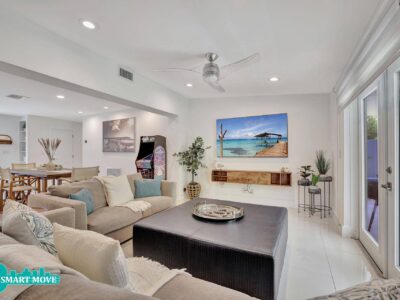 Nautica Blue Spacious 2 bed / 2 bath Walking Distance