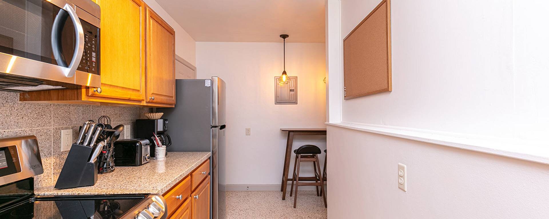 Bay View - Newly Renovated Spacious Studio with Full Kitchen