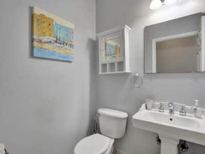 Deja Blue - Spacious 4 Bed / 2.5 Bath Covered Patio BBQ Large Fenced Pool