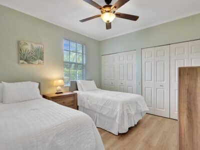 Deja Blue - Spacious 4 Bed / 2.5 Bath Covered Patio BBQ Large Fenced Pool