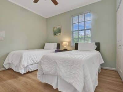 Deja Blue - Spacious 4 Bed / 2.5 Bath Covered Patio BBQ Large Fenced Pool