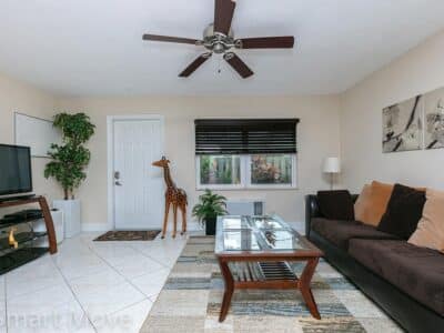 Four Palms - Spacious 1 bed / 1 bath Short-Term Duplex Apartment