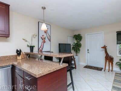 Four Palms - Spacious 1 bed / 1 bath Short-Term Duplex Apartment