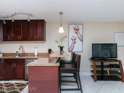 Four Palms - Spacious 1 bed / 1 bath Short-Term Duplex Apartment