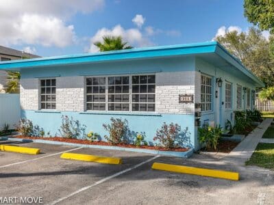 Paradise Point - Popular 1 bed / 1 bath Short-Term Rental Apartment