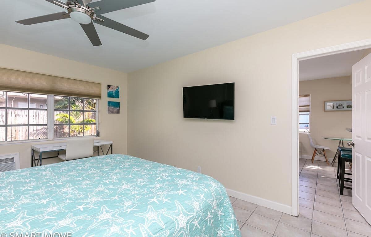 Paradise Point - Popular 1 bed / 1 bath Short-Term Rental Apartment