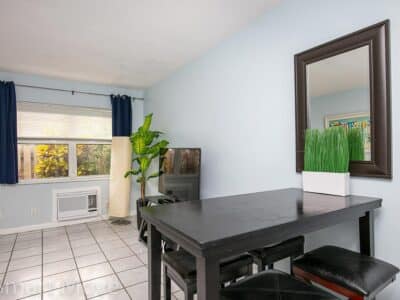 Two Palms - Popular 1 bed / 1 bath Short-Term Duplex Apartment