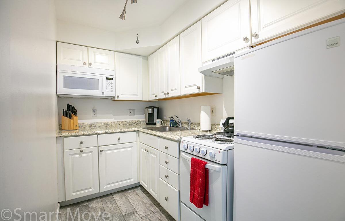 Two Palms - Popular 1 bed / 1 bath Short-Term Duplex Apartment