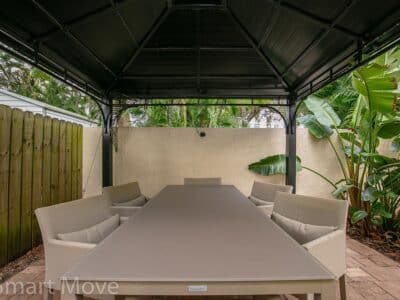 Two Palms - Popular 1 bed / 1 bath Short-Term Duplex Apartment