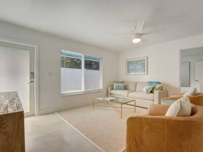 Sea Star - Beautiful Newly Renovated 3 Bedroom / 2 Bath Fort Lauderdale Apartment Retreat