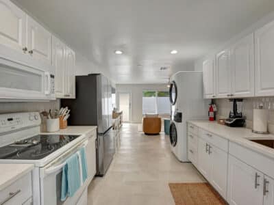 Sea Star - Beautiful Newly Renovated 3 Bedroom / 2 Bath Fort Lauderdale Apartment Retreat