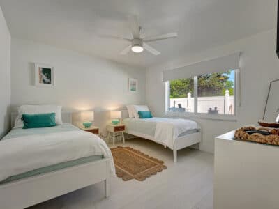 Sea Star - Beautiful Newly Renovated 3 Bedroom / 2 Bath Fort Lauderdale Apartment Retreat