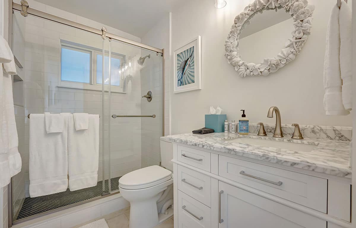Sea Star - Newly Renovated Studio with Bathroom and Kitchenette Fort Lauderdale Retreat