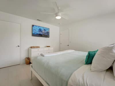 Sea Star - Beautiful Newly Renovated 3 Bedroom / 2 Bath Fort Lauderdale Apartment Retreat