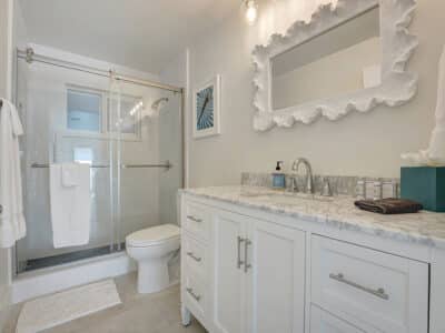 Sea Star - Beautiful Newly Renovated 3 Bedroom / 2 Bath Fort Lauderdale Apartment Retreat