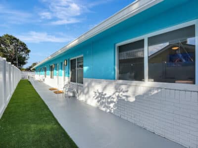 Sea Star - Newly Renovated Studio with Bathroom and Kitchenette Fort Lauderdale Retreat