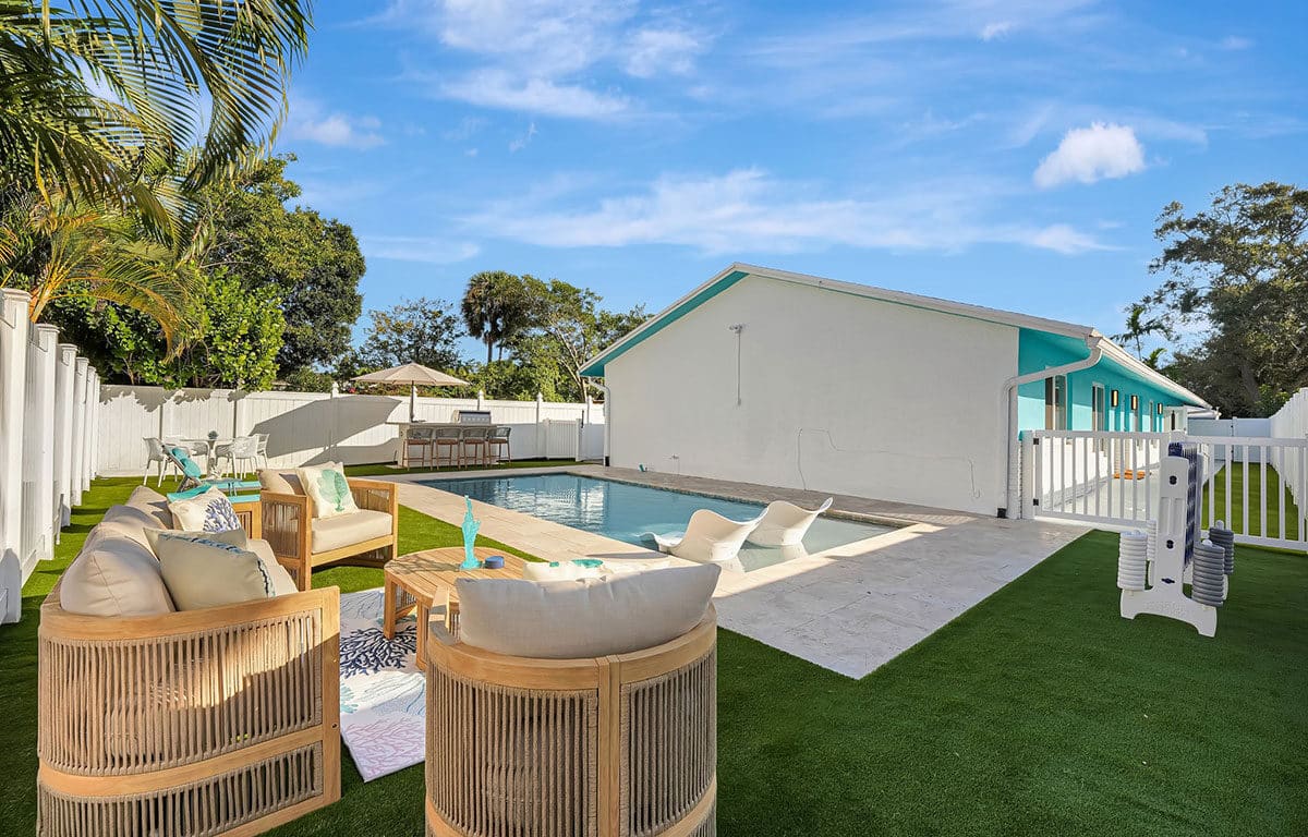 Sea Star - Newly Renovated Studio with Bathroom and Kitchenette Fort Lauderdale Retreat