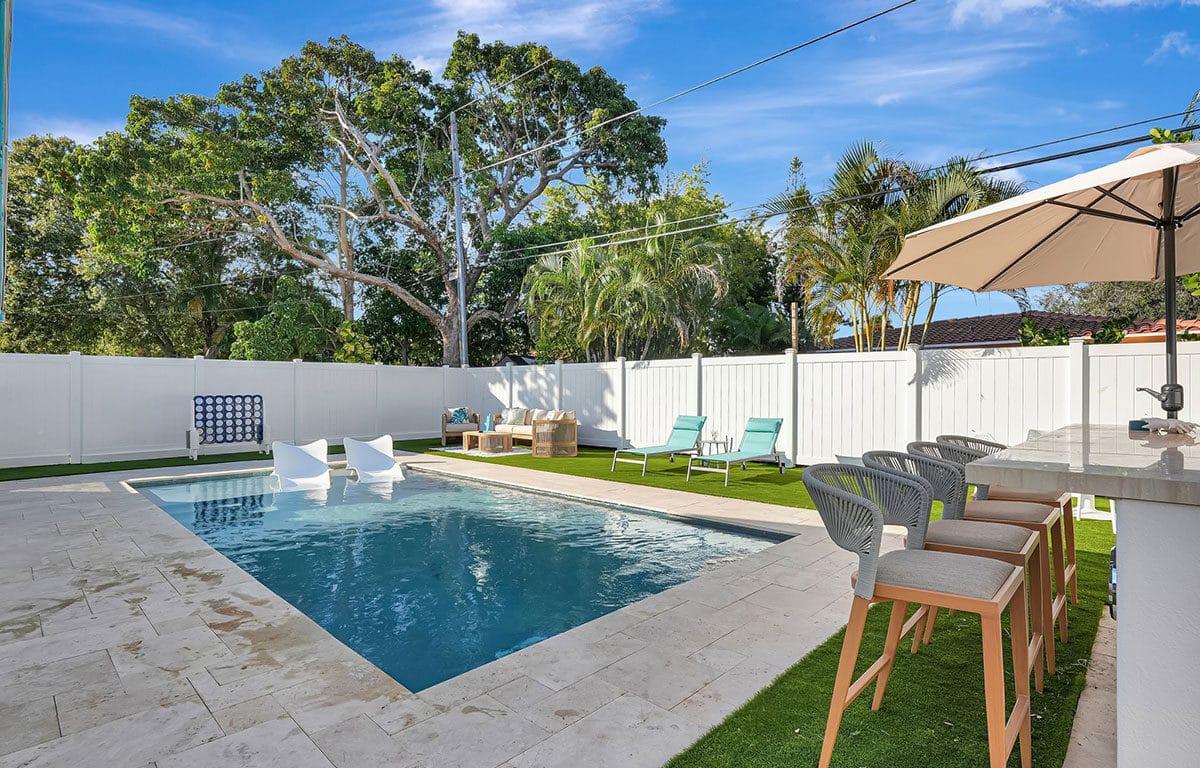 Sea Star - Newly Renovated Studio with Bathroom and Kitchenette Fort Lauderdale Retreat