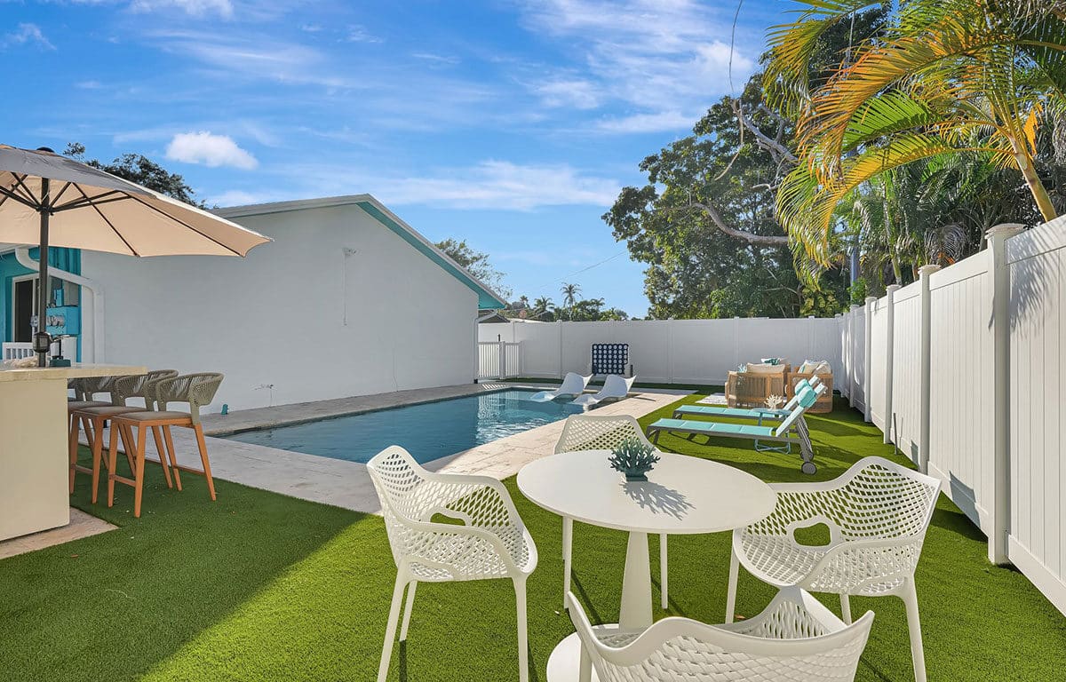 Sea Star - Newly Renovated Studio with Bathroom and Kitchenette Fort Lauderdale Retreat