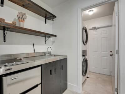 Sea Star - Newly Renovated Studio with Bathroom and Kitchenette Fort Lauderdale Retreat