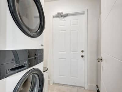 Sea Star - Newly Renovated Studio with Bathroom and Kitchenette Fort Lauderdale Retreat