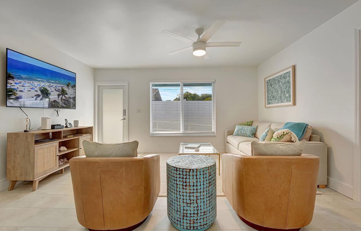 Sea Star - Popular Newly Renovated 2 bedroom / 1 bathroom Fort Lauderdale Apartment Escape