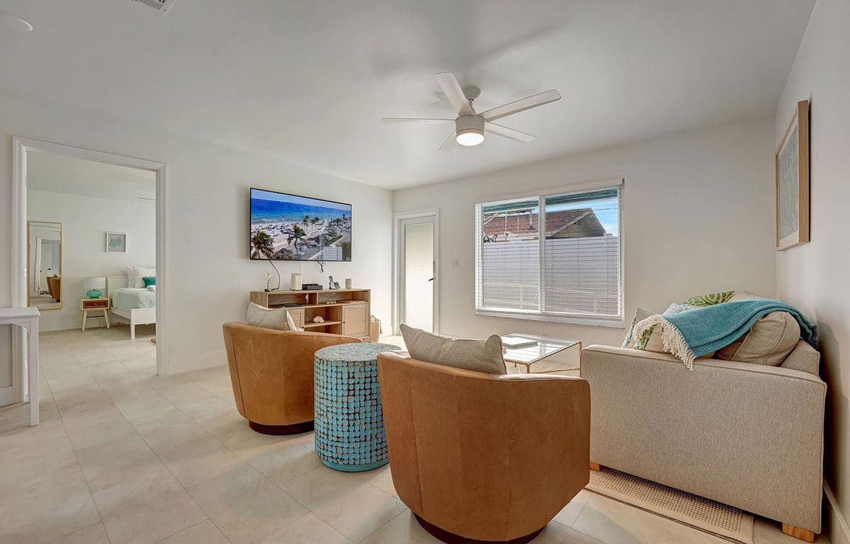 Sea Star - Beautiful Newly Renovated 3 Bedroom / 2 Bath Fort Lauderdale Apartment Retreat