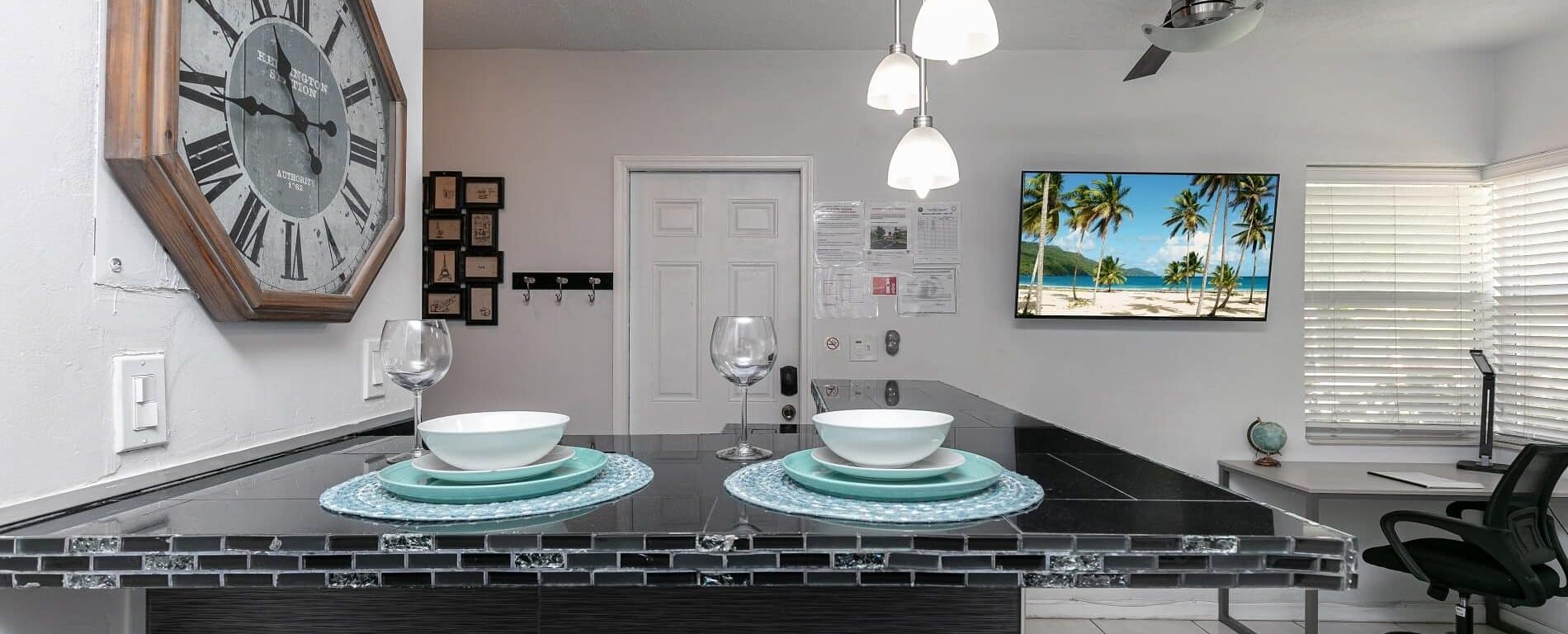 Northern View - Cozy 1 Bed / 1 Bath Downtown Retreat