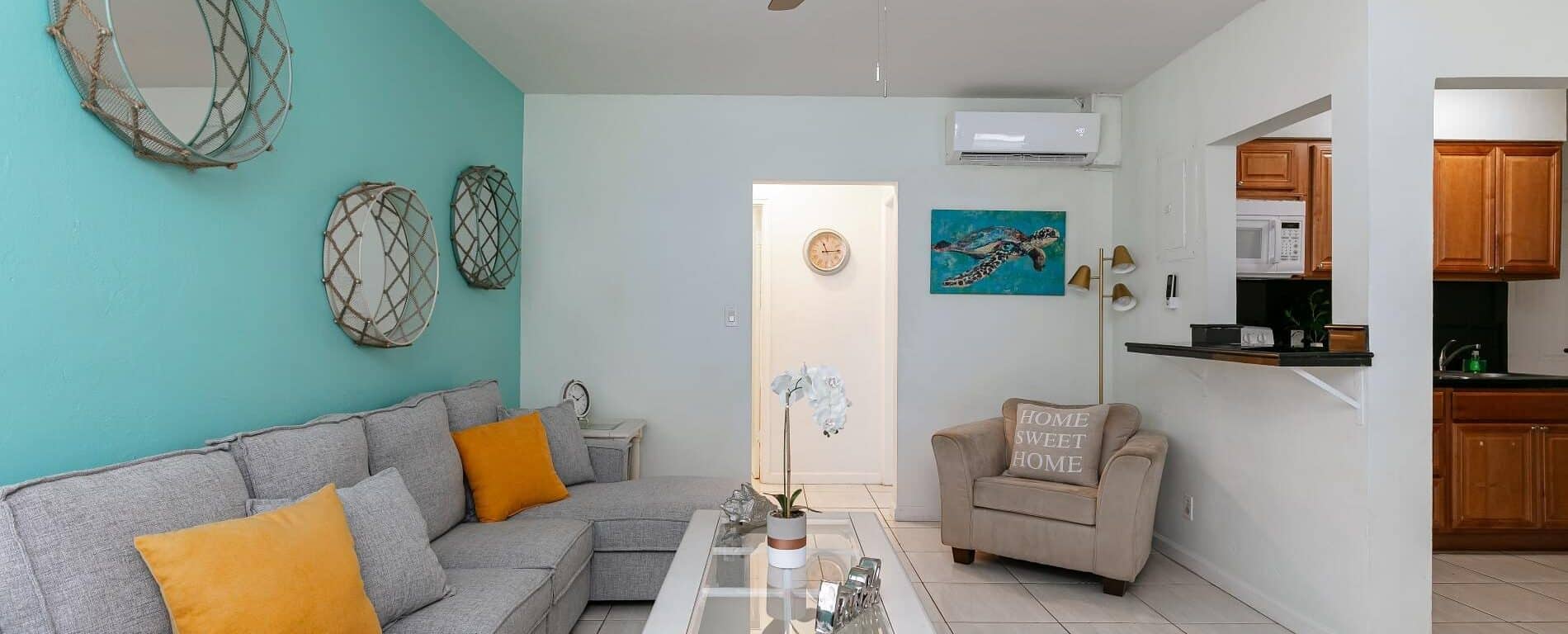 Central View - Cozy 1 Bed / 1 Bath Downtown Retreat