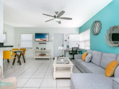 Central View - Cozy 1 Bed / 1 Bath Downtown Retreat