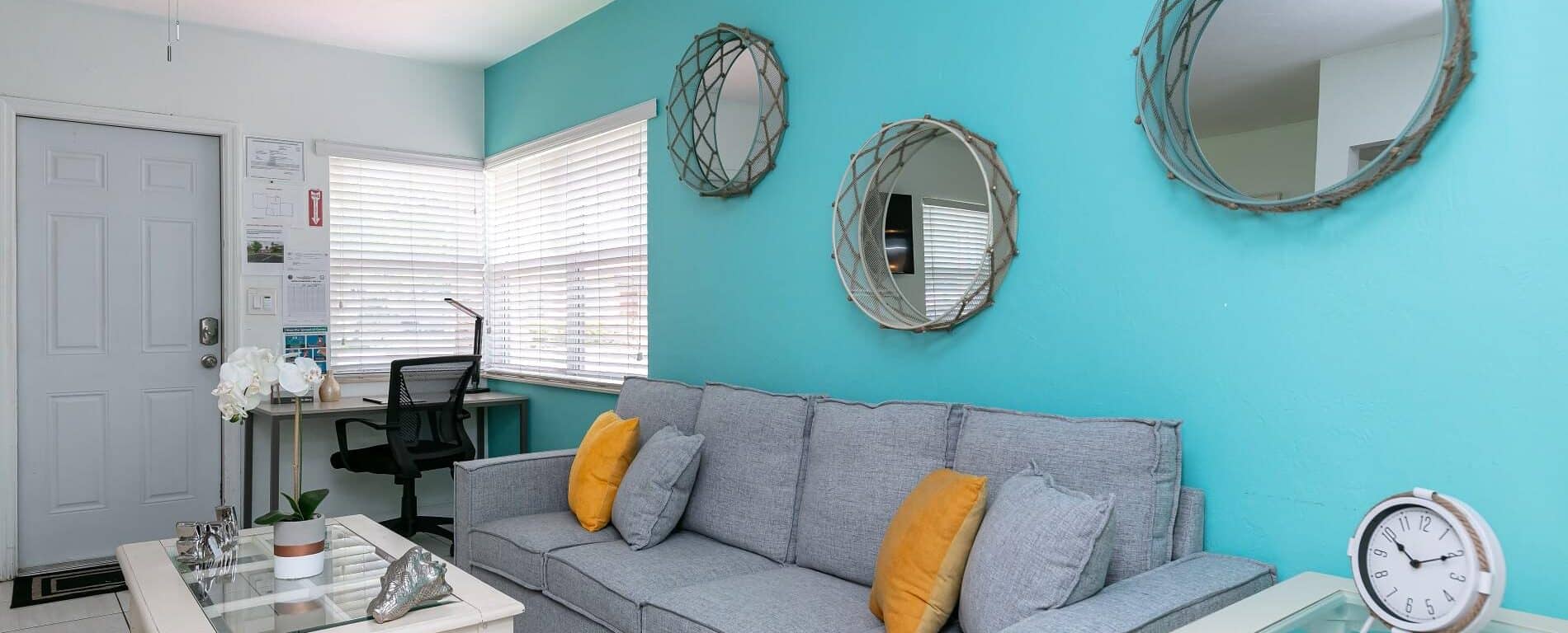 Central View - Cozy 1 Bed / 1 Bath Downtown Retreat