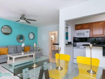 Central View - Cozy 1 Bed / 1 Bath Downtown Retreat
