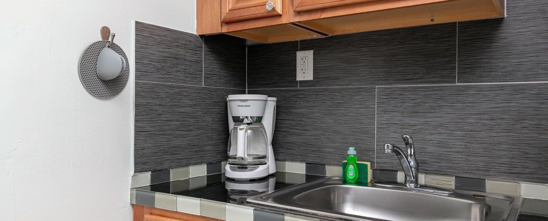 Southern View - Cozy 1 Bed / 1 Bath Downtown Retreat