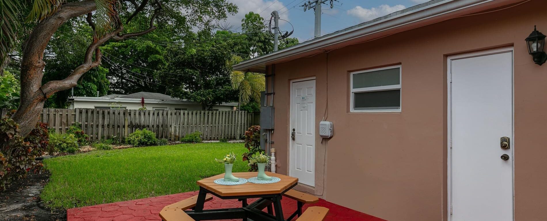 Southern View - Cozy 1 Bed / 1 Bath Downtown Retreat