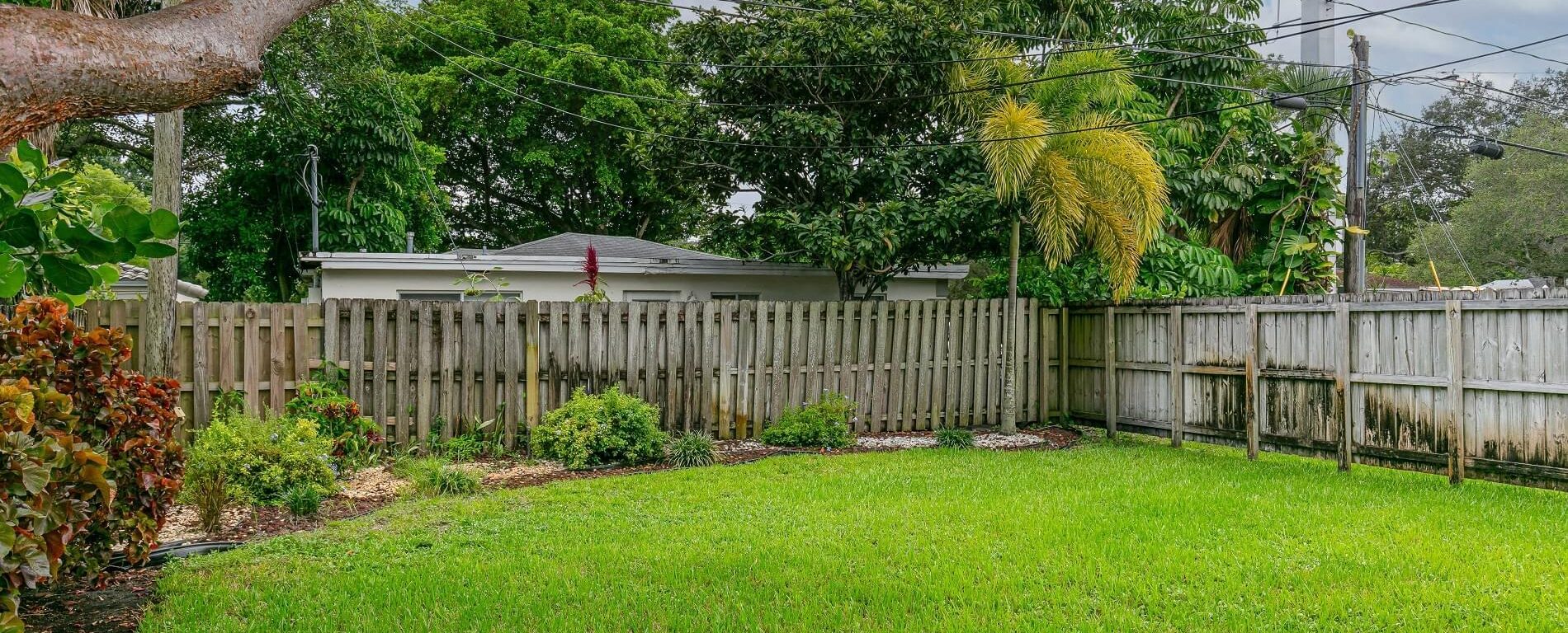 Southern View - Cozy 1 Bed / 1 Bath Downtown Retreat