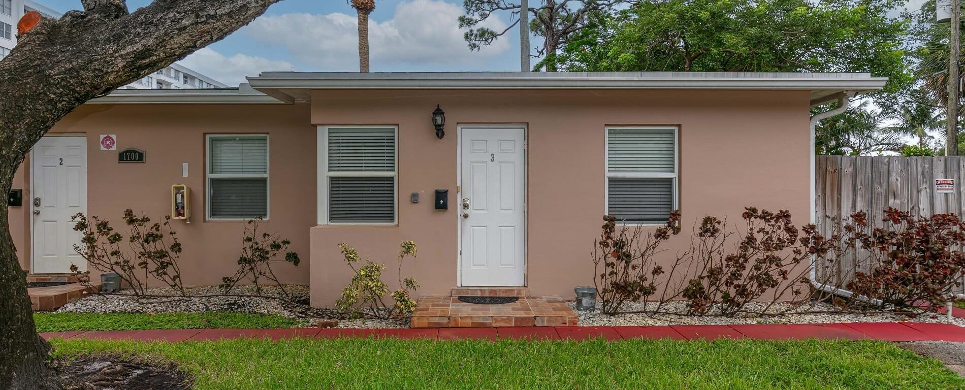 Southern View - Cozy 1 Bed / 1 Bath Downtown Retreat