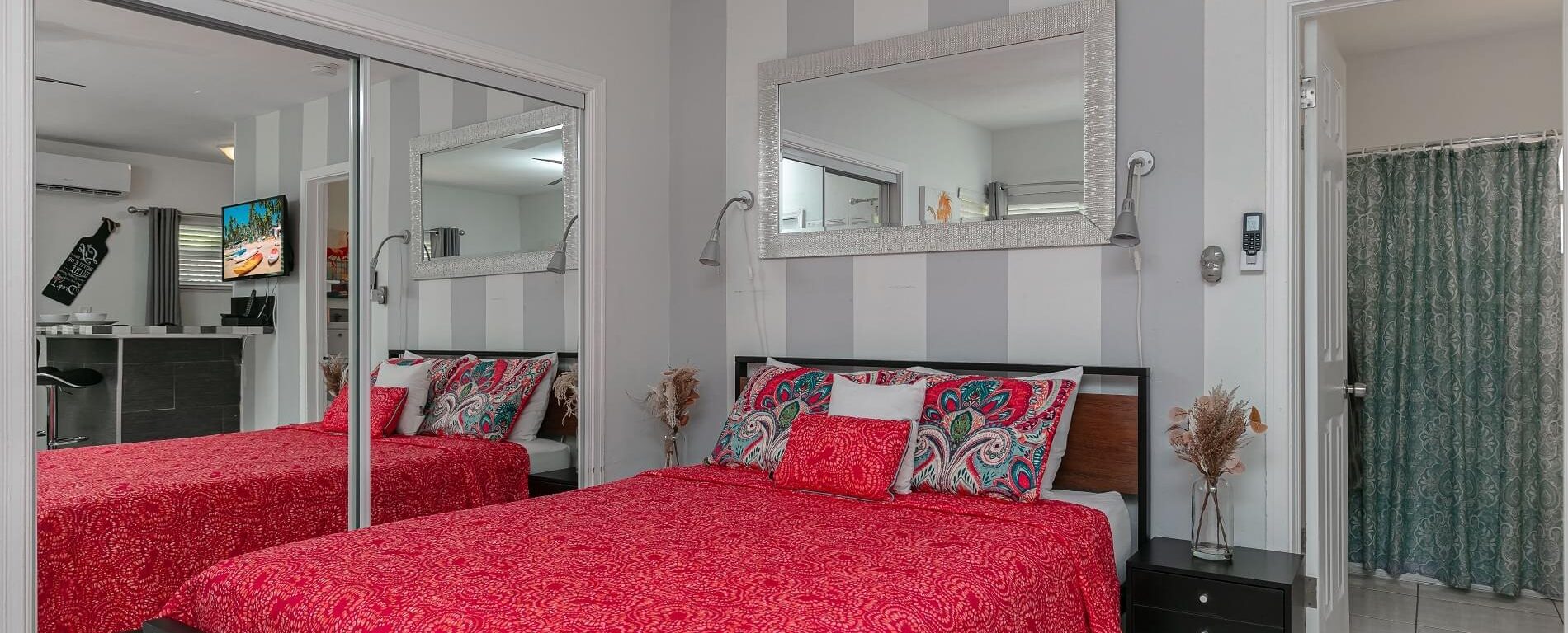 Southern View - Cozy 1 Bed / 1 Bath Downtown Retreat