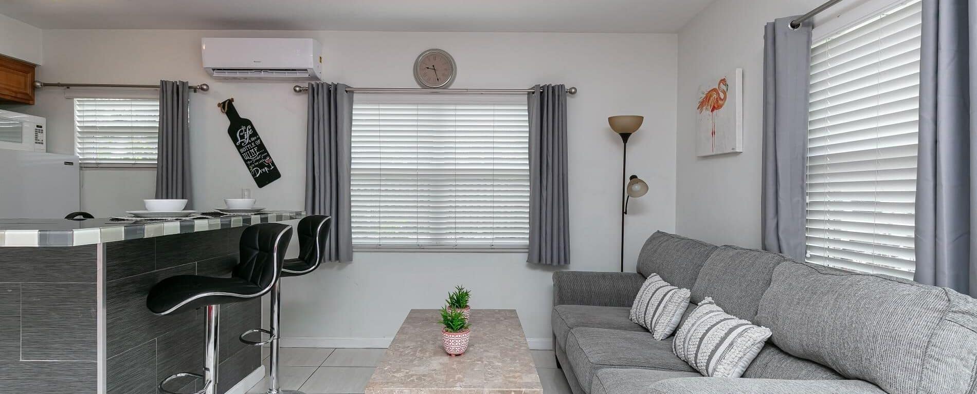 Southern View - Cozy 1 Bed / 1 Bath Downtown Retreat