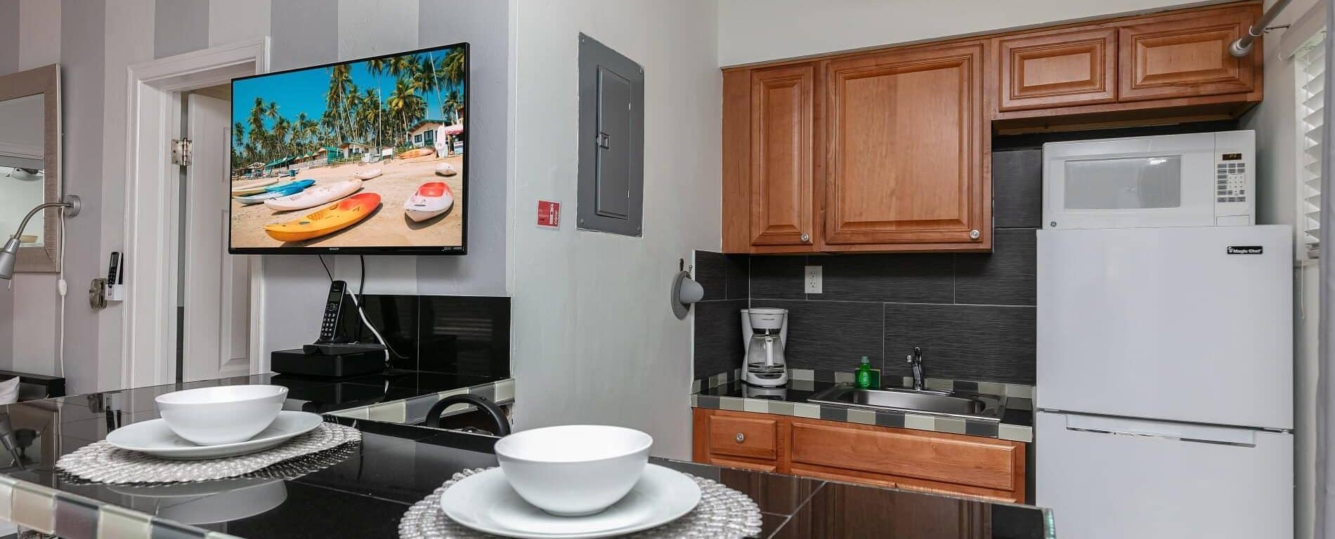 Southern View - Cozy 1 Bed / 1 Bath Downtown Retreat