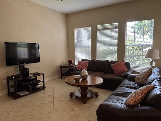 Fantasea - Spacious 4 bedroom / 2.5 bathrooms / Private Free-Standing House